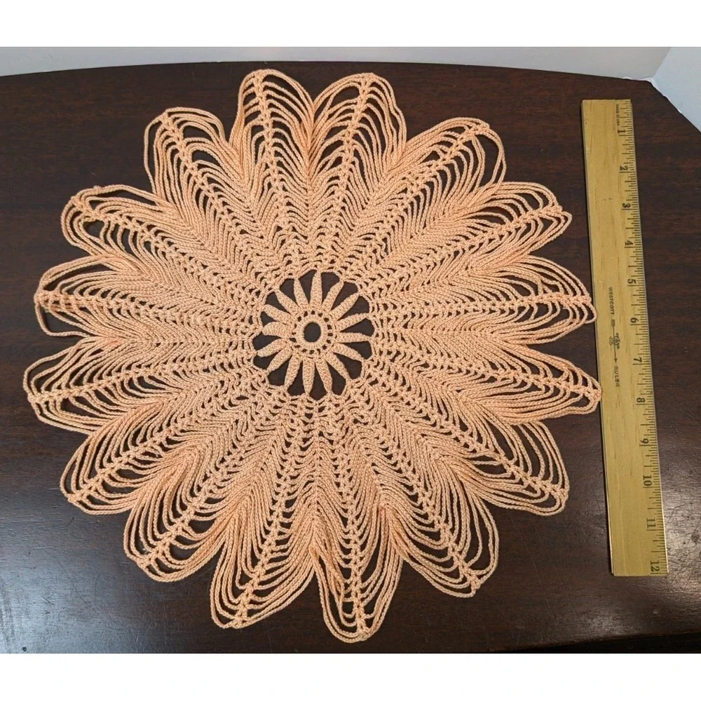 Vintage Embroidered Floral Table Runner 36x14 & Crochet Doilies Lot 3pc Ivory